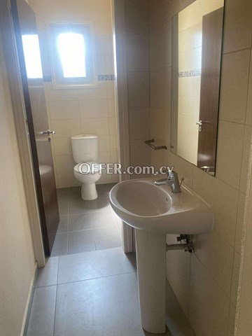 Unfurnished 2 Bedroom Apartment  In Aglantzia Next To The Univercity