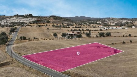 Residential field in Pera Nicosia