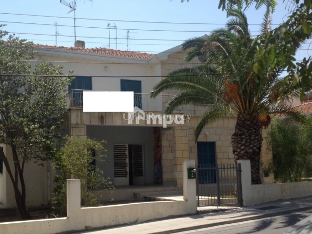 Four Bedroom Duplex House in Agioi Omologites For Rent