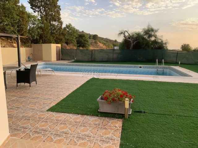 4 Bed Detached Villa for rent in Armou, Paphos