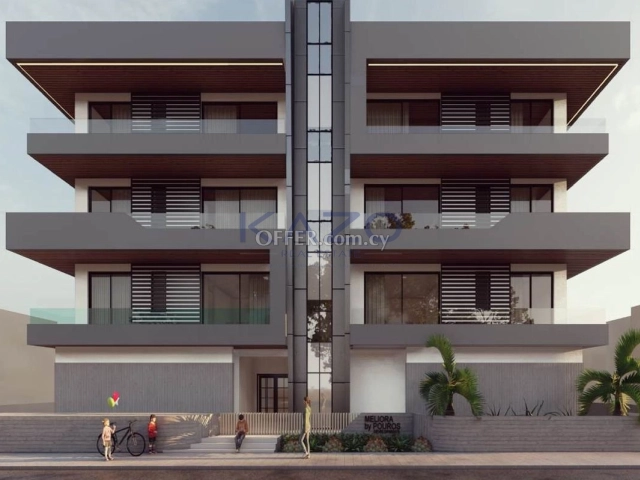 Modern Top Floor Apartment with Elevator in Polemidia