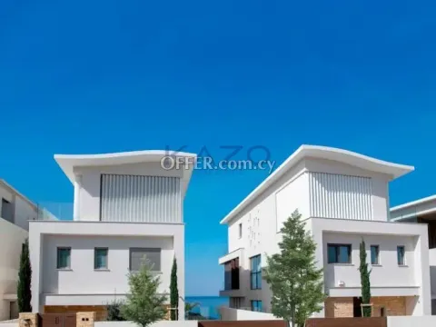 Modern Seafront Villa with Pool in Kissonerga