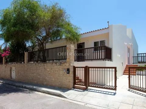 2 Bed Maisonette for sale in Chlorakas, Paphos