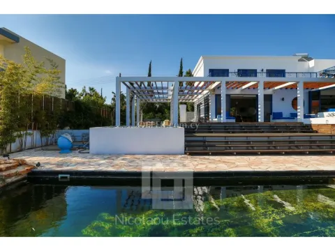 Five bedroom detached house with sea view for rent in Agios Tychonas Limassol