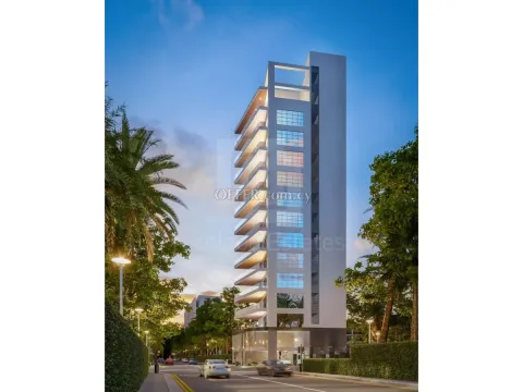 New ground floor shop with mezzanine in Nicosia Town Center