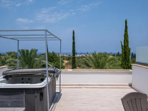 2 bedroom apartment in Latchi Paphos