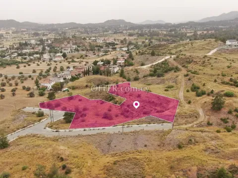 Residential field located in Mathiatis Nicosia.