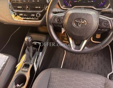 2019 Toyota Corolla 1.8L Hybrid Automatic Hatchback (photo 0)