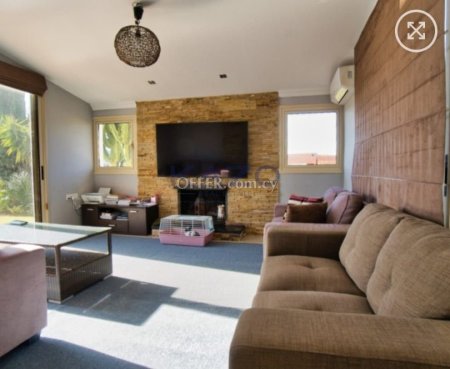 Spacious Moni Home with Pool on Large Plot - 5