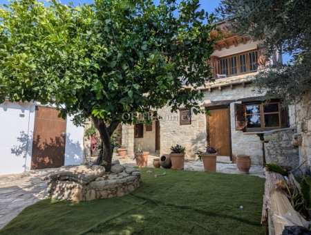 3-bedroom Village House 160 sqm in Anogyra