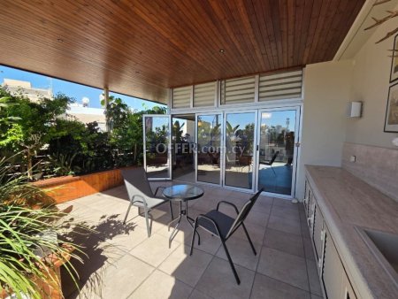 Fully Furnished Top Floor Apartment in Vibrant Center