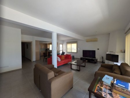 3 Bed Apartment for rent in Geroskipou, Paphos