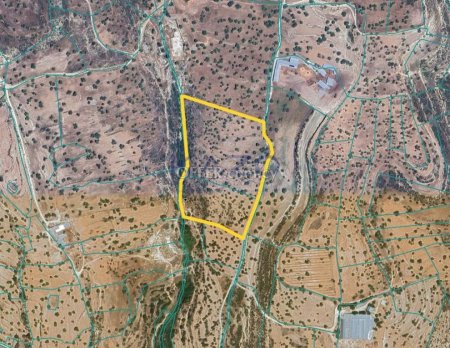 Large Field for Sale in Peaceful Prastio Avdimou