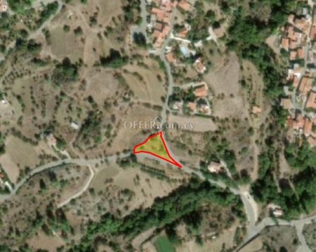 RESIDENTIAL PLOT OF 823 M2 WITH PLANNING PERMISSION AND PLANS IN MANDRIA - 2