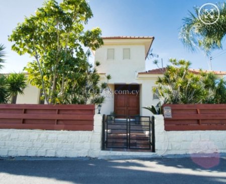 Spacious Moni Home with Pool on Large Plot - 12