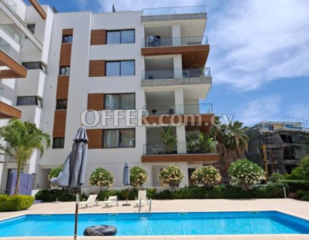 3 Bedroom Penthouse with private pool on roof garden