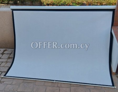 Projector Screen