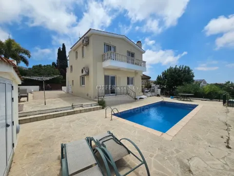 Three bedrooms detached villa with Title Deeds in Tala village of Kamares area - 2