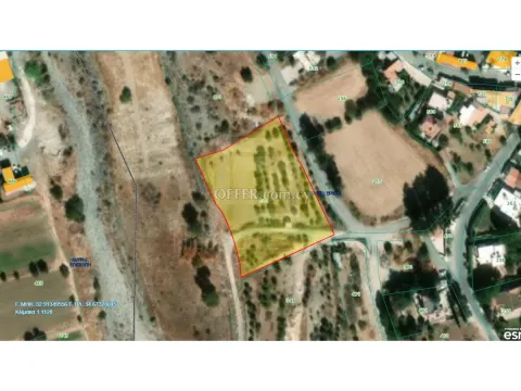 Residential piece of land of 5000m2 in Erimi - Main Photo
