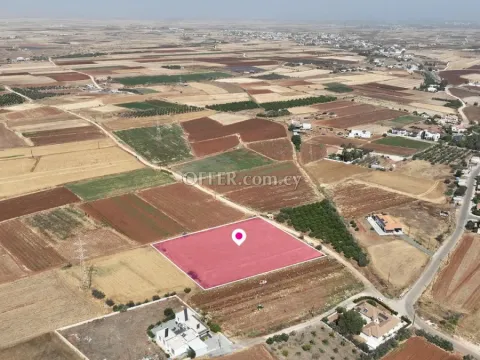 Residential field in Peristerona Nicosia - Main Photo