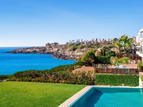 6 bed house for sale in Chloraka Pafos - Main Photo