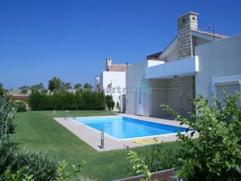 3 Bedroom Bungalow For Sale Monagroulli Limassol - Main Photo