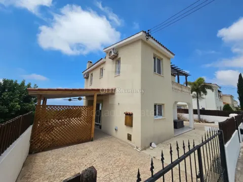 Three bedrooms detached villa with Title Deeds in Tala village of Kamares area - 10