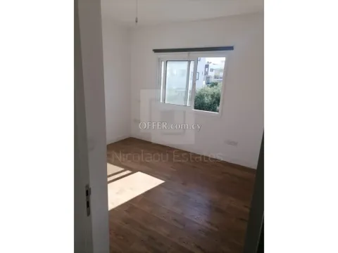 Excellently located and presented 6 bedroom semi detached house in Agios Athanasios - 9