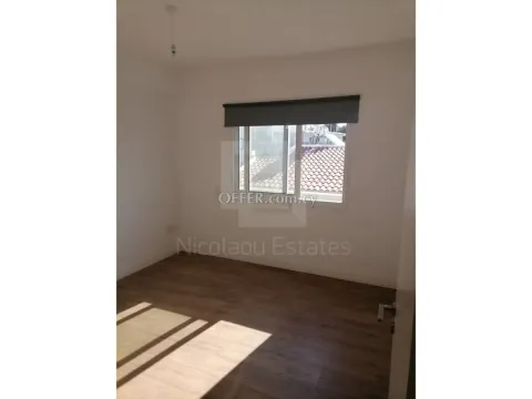 Excellently located and presented 6 bedroom semi detached house in Agios Athanasios - 8