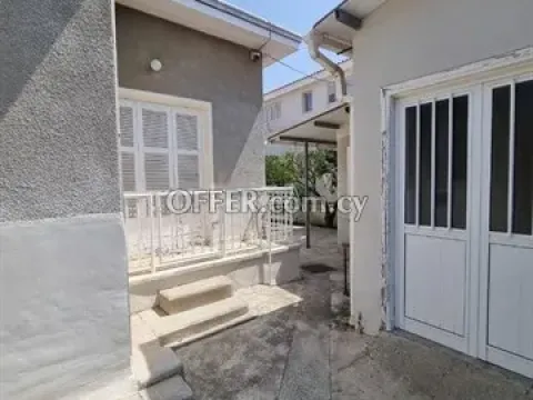 Two Ground Floor Houses with Traditional Architecture And Stone Arches - Main Photo