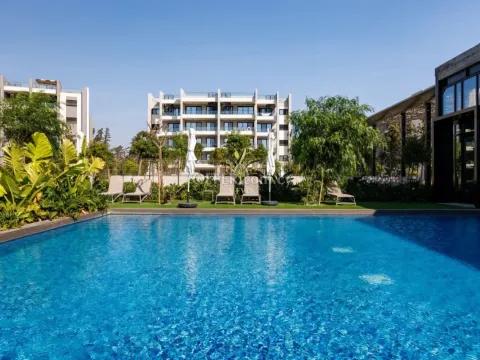 TOP FLOOR ONE BEDROOM  APARTMENT APARTMENT LOCATED IN A GATED COMMUNITY WITH POOL AND GYM - Main Photo