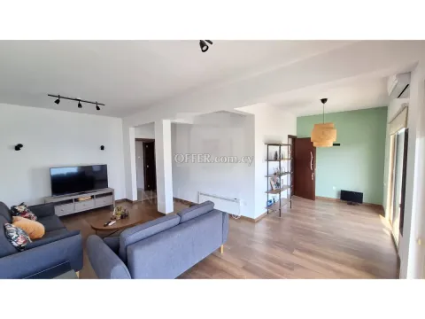 Very spacious upper floor modern 3 bedroom apartment - Main Photo