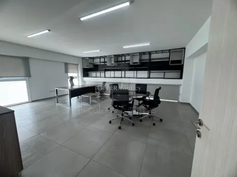 Offices of 400sq.m. for Rent in Strovolos off Prodromou Str. - 8