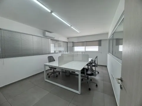 Offices of 400sq.m. for Rent in Strovolos off Prodromou Str. - 7
