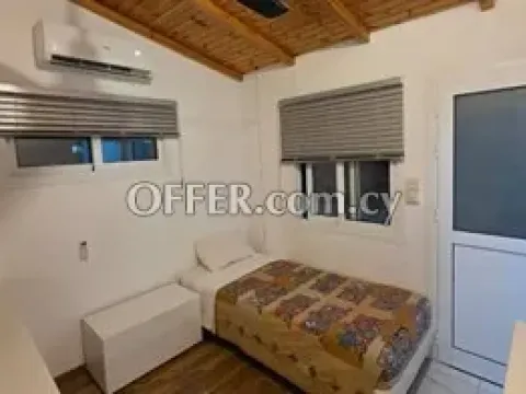 Fully Furnished Studio Available  Walking Distance To University Of Ni - Main Photo