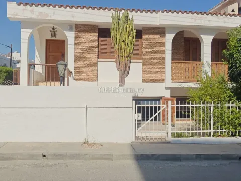 CHARMING 3 BEDROOM TRATITIONAL HOME IN PRIME TOWN CENTER LACATION - Main Photo