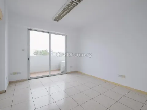Commercial (Office) in Agios Antonios, Nicosia for Sale - 10