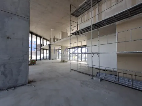 Spacious Ground Floor with Mezzanine Office in Agios Athanasios - 10