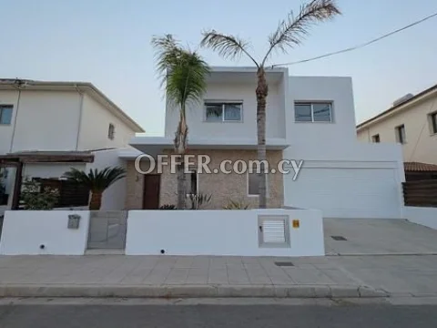 For Sale, Four-Bedroom Detached House in Geri - Main Photo