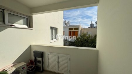 Three-bedroom apartment for rent in Strovolos - 2
