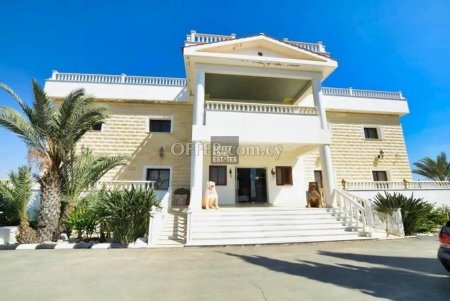 Commercial Property for Sale in Derynia