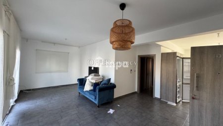 Three-bedroom apartment for rent in Strovolos