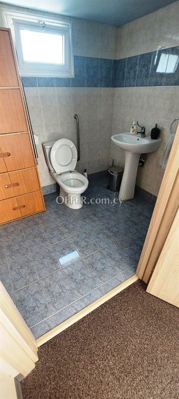 Shop/office  90 sq m. of Interior Space in Strovolos near Athalassas A