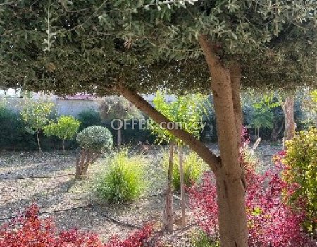 House for sale (photo 1)