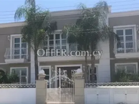 3 Bedroom House With Swimming Pool  In Kato Polemidia - Main Photo
