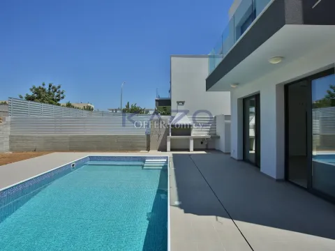 Mesogi Villa with 3 Bedrooms Spacious Living - 13