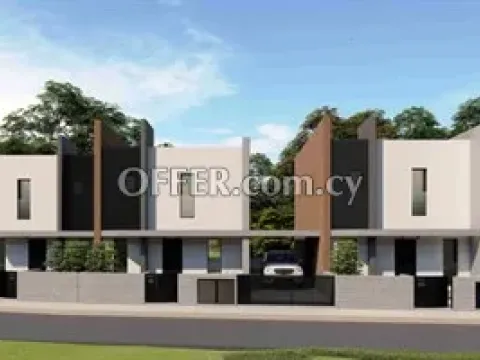 High standard 3 bedroom house in the Latsia area, in Nicosia. The resi - Main Photo