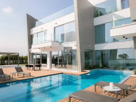 Magnificent Three Bedroom Villa in Ayia Napa - Main Photo