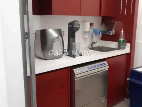 Ground Floor Office 250 sq.m. in Nicosia City Centre - 4