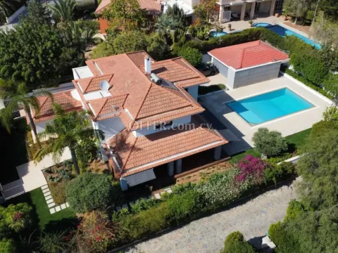 5 Bed Detached House for rent in Kalogyros, Limassol - Main Photo